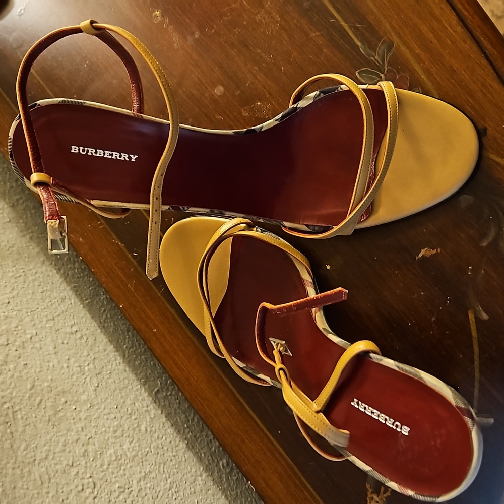 BURBERRY HEELS 👠 leather - Picture 5 of 5